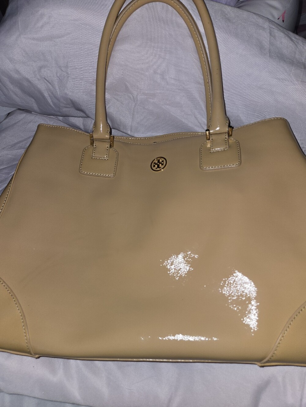Tory Burch large handbag/tote tan w/ gold hardware. Blue Stain Inside